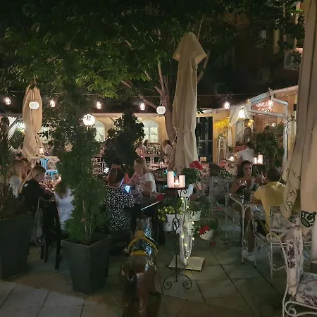 Fontana Ξενοδοχείο 3*