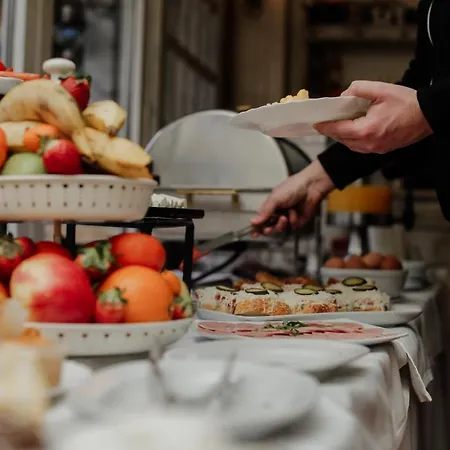 Ξενοδοχείο Fontana 3*