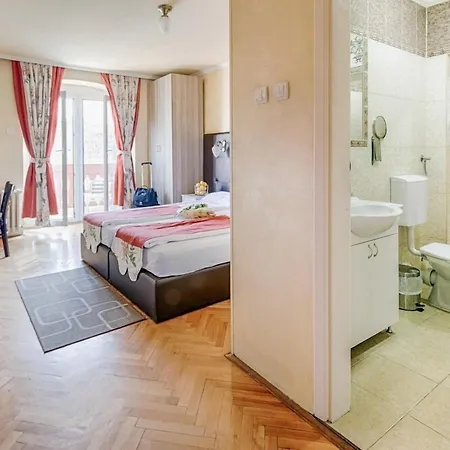 Ξενοδοχείο Fontana 3*